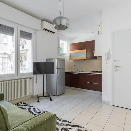 Quiet Modern Flat Near Center - Pasubio 84 شقة بولونيا