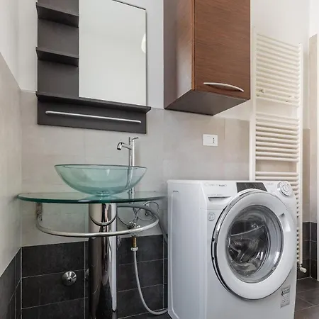 Quiet Modern Flat Near Center - Pasubio 84